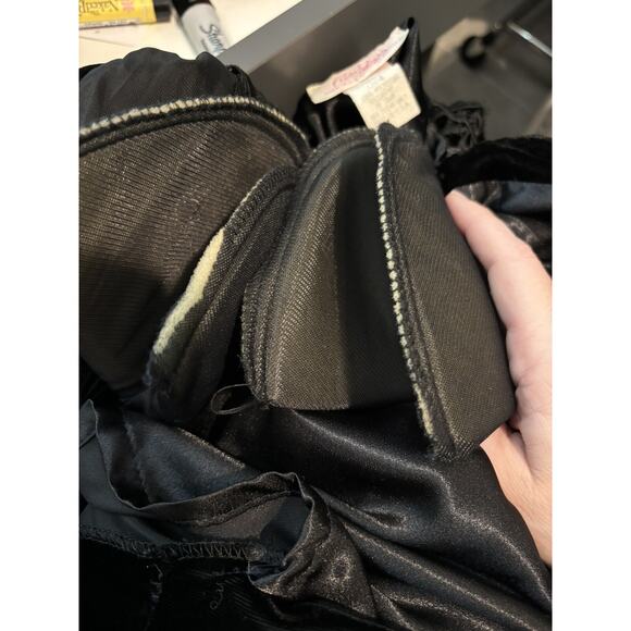 Vintage VTG Flora Nikrooz Dressing Gown Wrap Dress Robe Black Velvet Size Medium - Picture 10 of 11